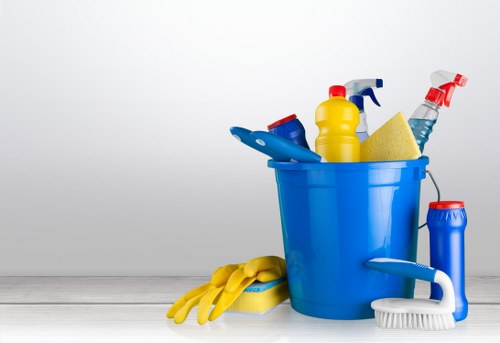 Oven and cabinet cleaning for end of tenancy cleaning in E3