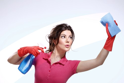 Deep house cleaning in E3 for kitchen and bathroom areas