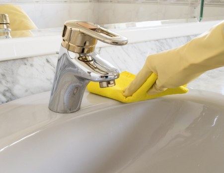 Deep upholstery cleaning process for sofas in E3